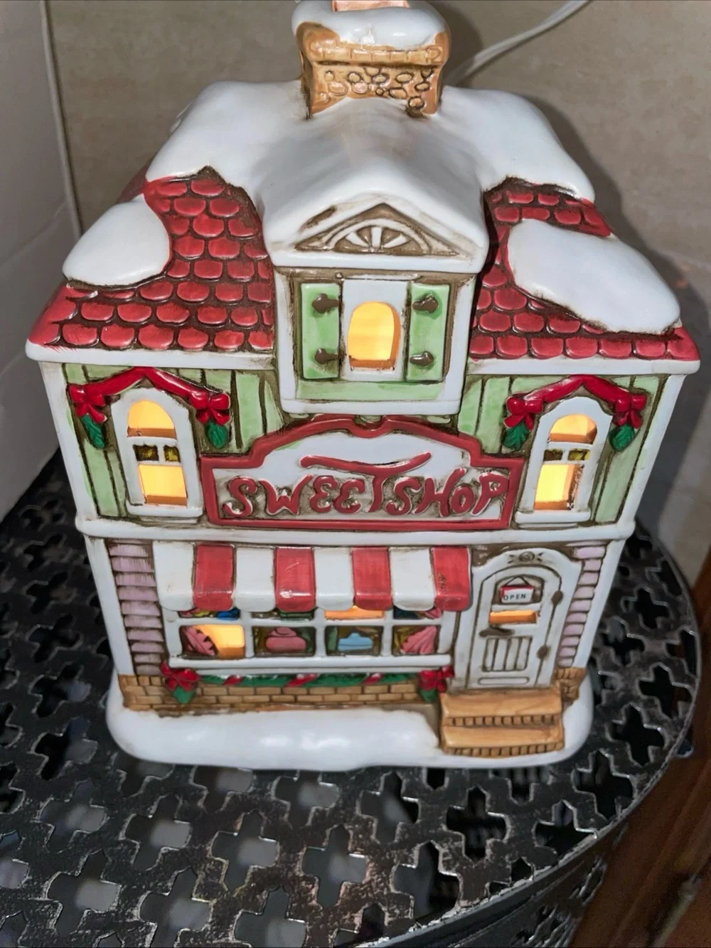 Lefton Hampshire Christmas House Ceramic 07336 Hand Painted 1989
